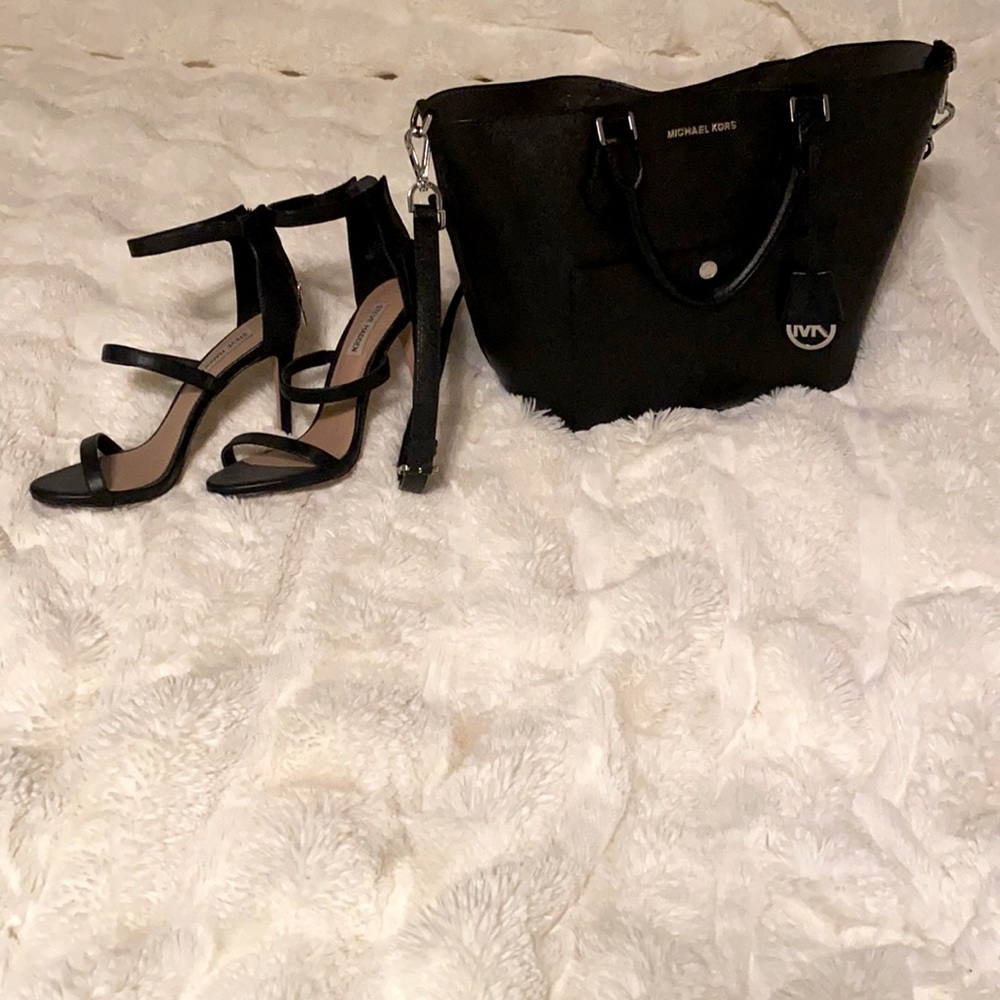Black, luxurious Michael Kors Purse